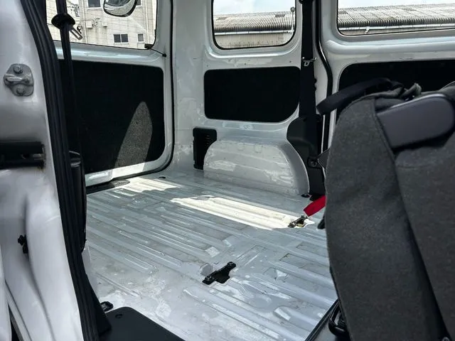 NV200バネットバン(ニッサン)の車両写真