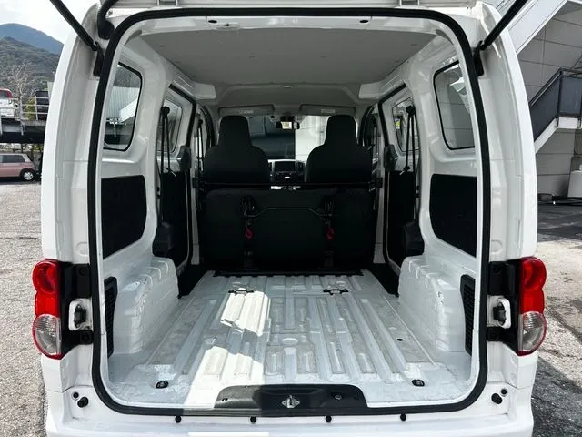 NV200バネットバン(ニッサン)の車両写真