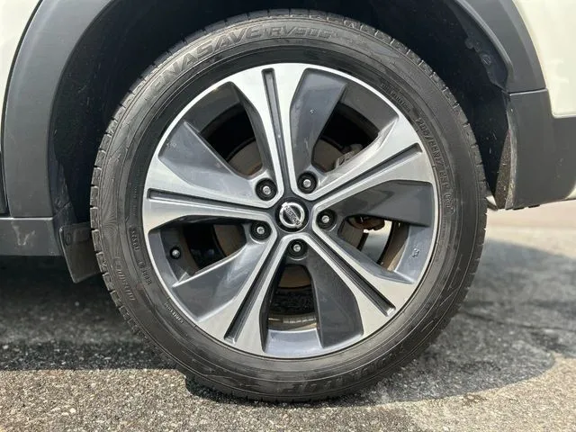 キックス（ニッサン）の車両写真