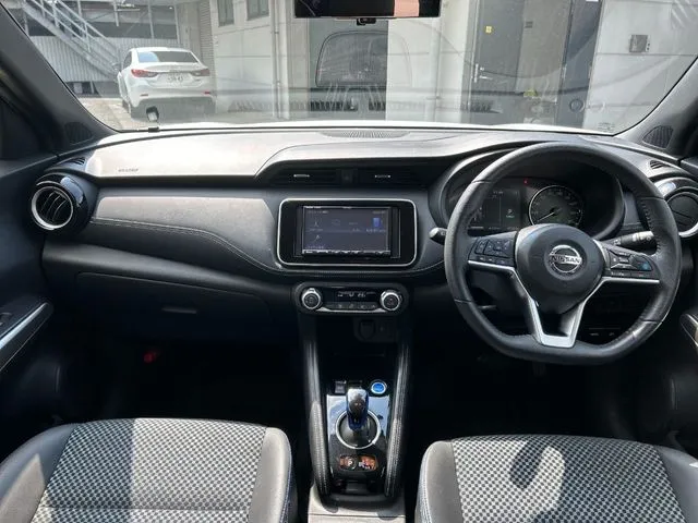 キックス（ニッサン）の車両写真