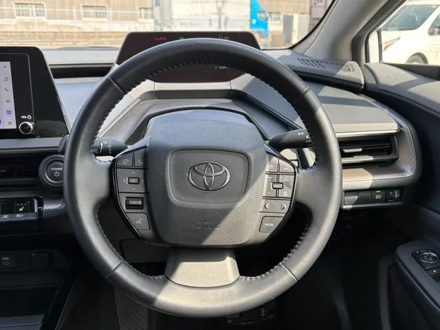 プリウス（トヨタ）の車両写真