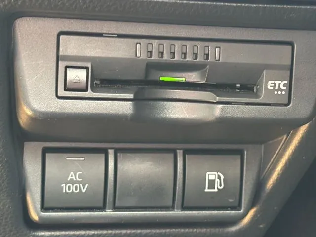 プリウス（トヨタ）の車両写真