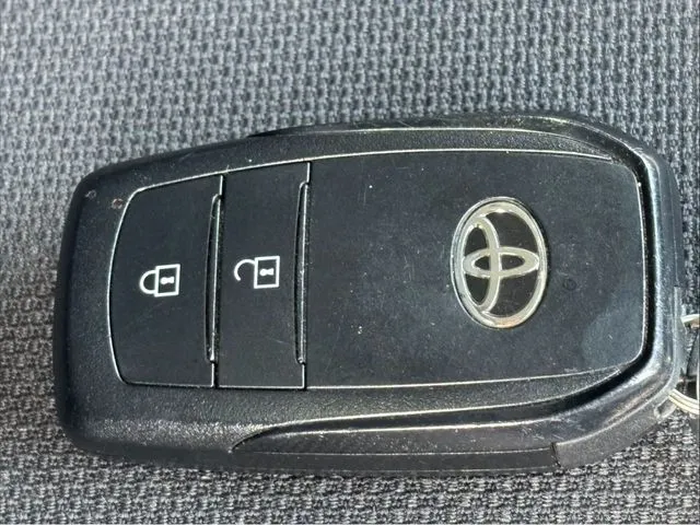 プリウス（トヨタ）の車両写真