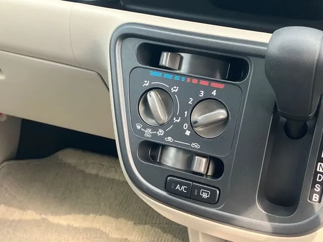 トヨタ　パッソ　４ＷＤ