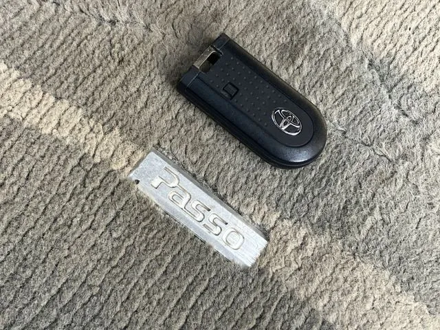 トヨタ　パッソ　４ＷＤ