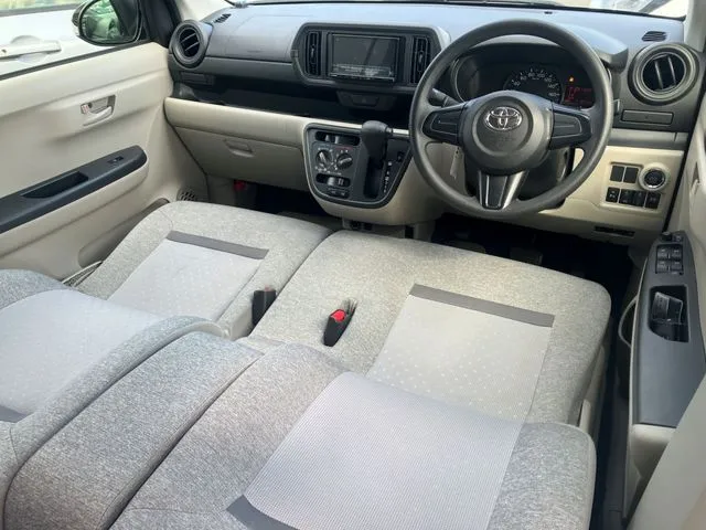 トヨタ　パッソ　４ＷＤ