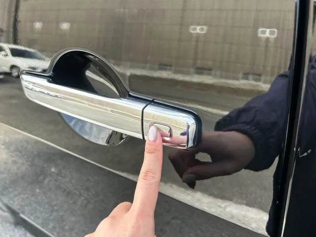 セレナ（ニッサン）の車両写真