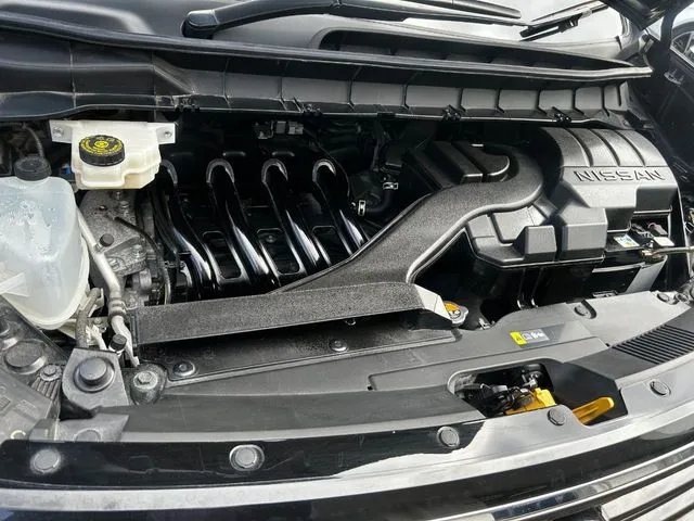 セレナ（ニッサン）の車両写真