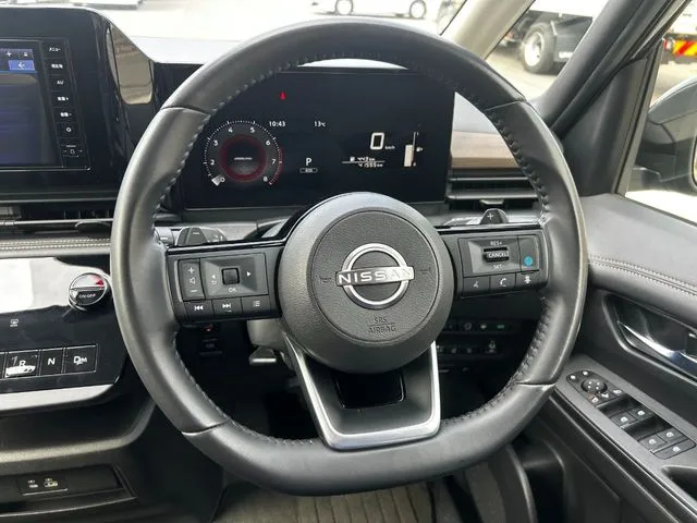 セレナ（ニッサン）の車両写真