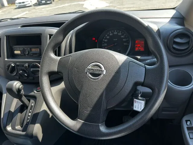 ＮＶ２００バネットバン（ニッサン）の車両写真