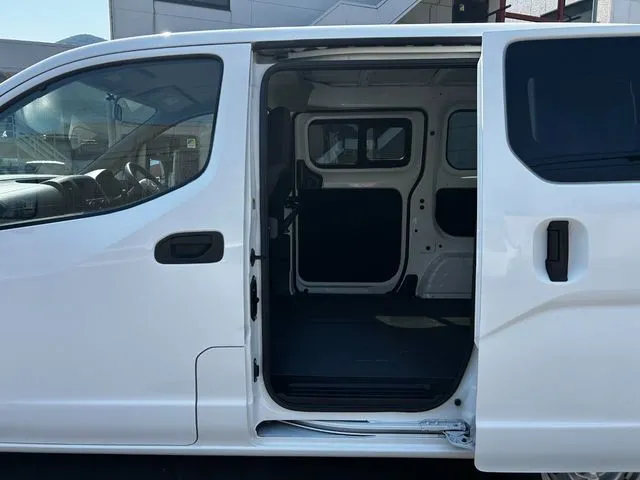 ＮＶ２００バネットバン（ニッサン）の車両写真