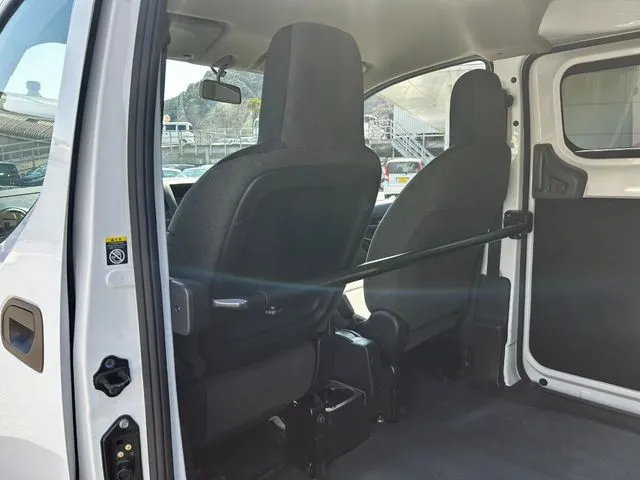 ＮＶ２００バネットバン（ニッサン）の車両写真