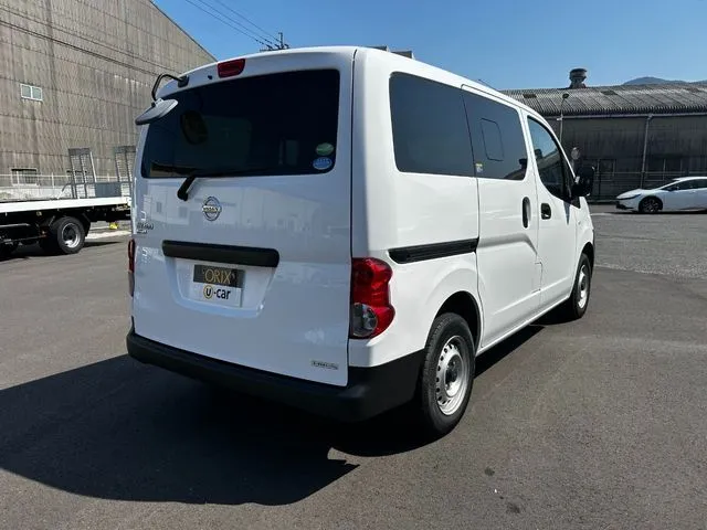ＮＶ２００バネットバン（ニッサン）の車両写真