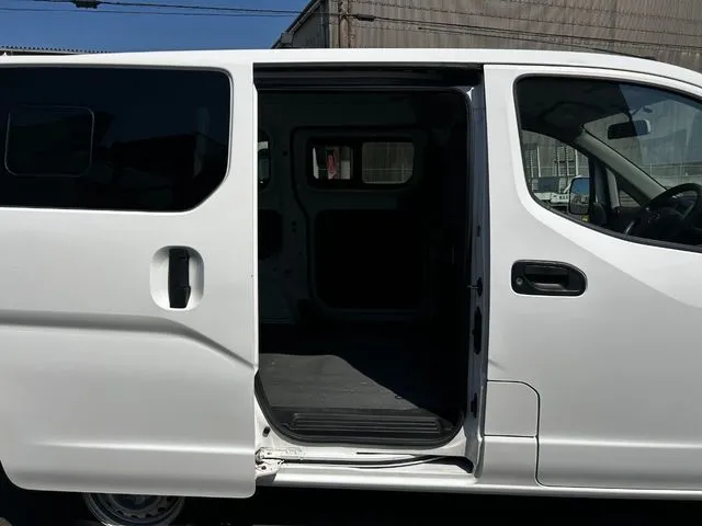 ＮＶ２００バネットバン（ニッサン）の車両写真