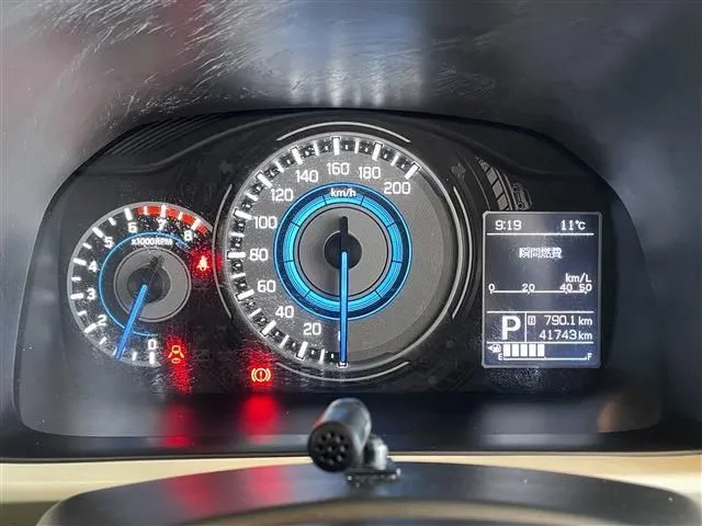 クロスビー（スズキ）の車両写真