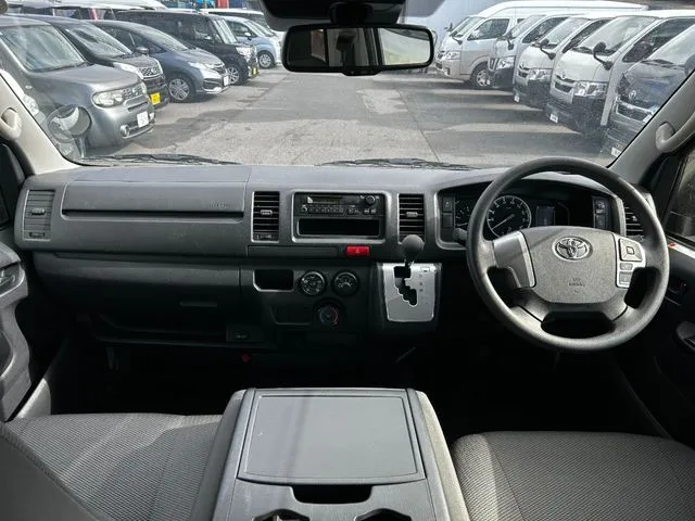 ハイエースバン　２ＷＤ（トヨタ）の車両写真