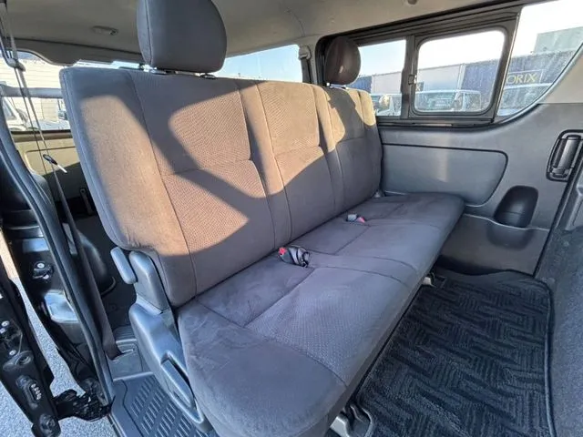 ハイエースバン 2WD(トヨタ)の車両写真