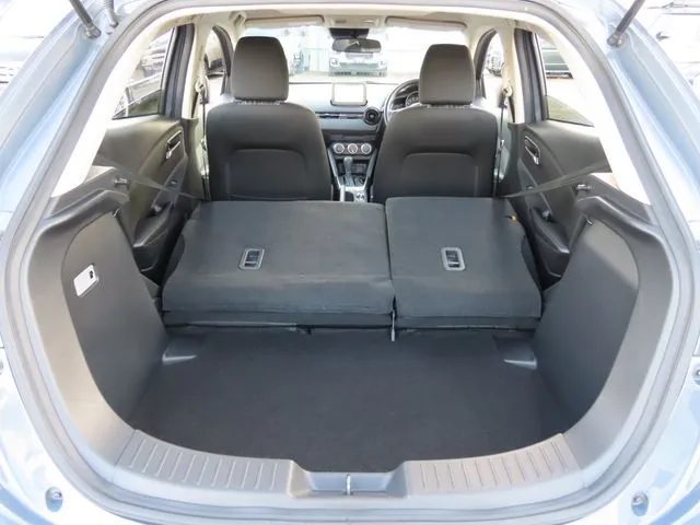 ＭＡＺＤＡ２（マツダ）の車両写真