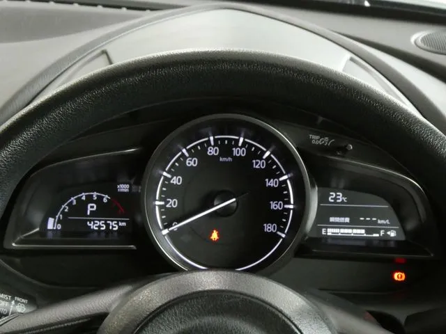 ＭＡＺＤＡ２（マツダ）の車両写真