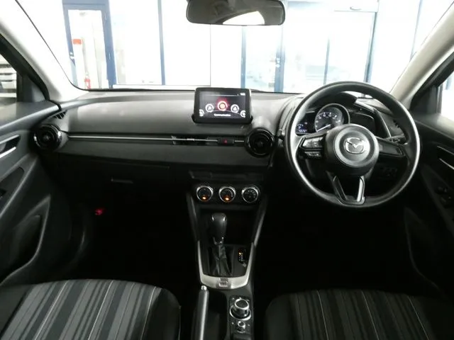 ＭＡＺＤＡ２（マツダ）の車両写真