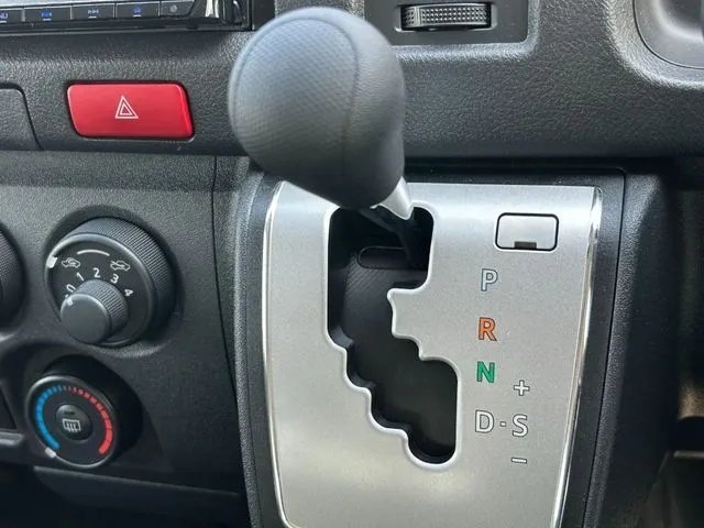 トヨタ　ハイエースバン　１．１５ｔ　２ＷＤ