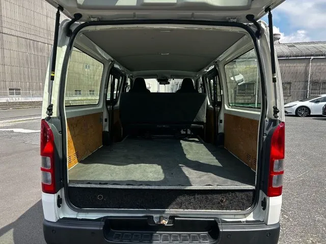トヨタ ハイエースバン 2WD