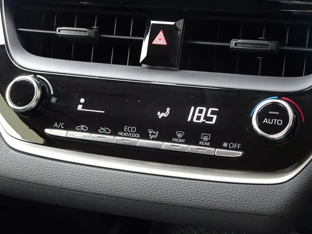 カローラ　ツーリング（トヨタ）の車両写真