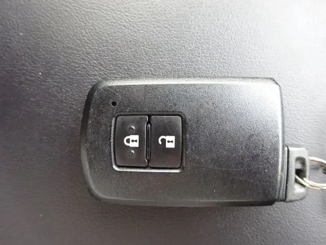 プリウス　アルファ（トヨタ）の車両写真