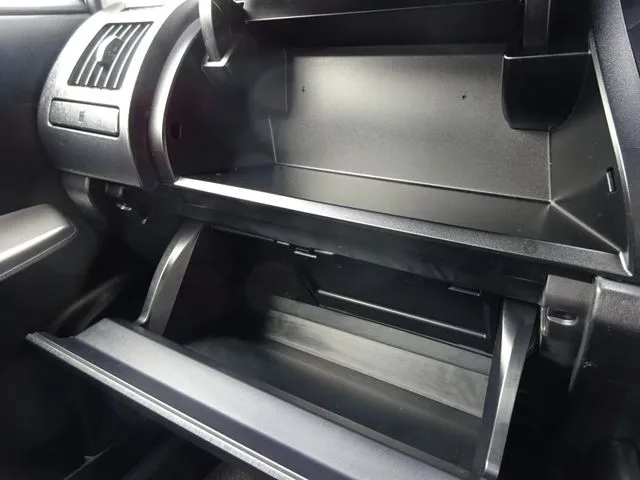 プリウス　アルファ（トヨタ）の車両写真