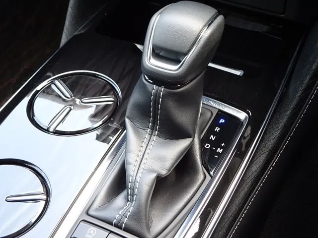 クラウン　セダン（トヨタ）の車両写真