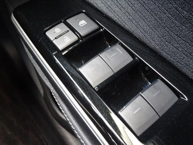 クラウン　セダン（トヨタ）の車両写真