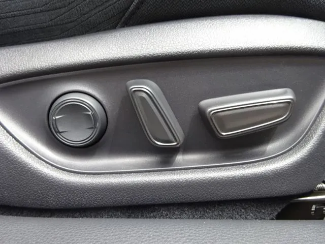 クラウン　セダン（トヨタ）の車両写真