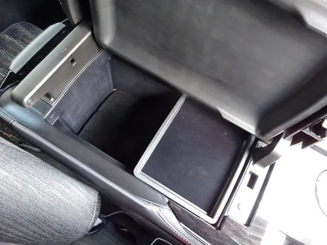 クラウン　セダン（トヨタ）の車両写真