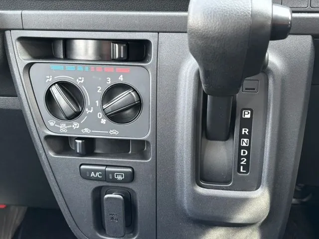 ダイハツ　ハイゼットカーゴ