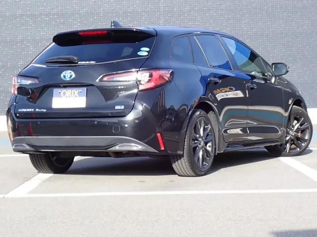 カローラ　ツーリング　ハイブリッド（トヨタ）の車両写真