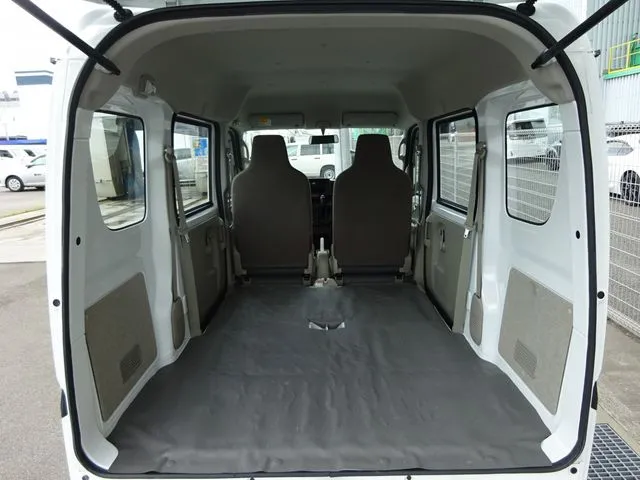 エブリイバン　４ＷＤ（スズキ）の車両写真