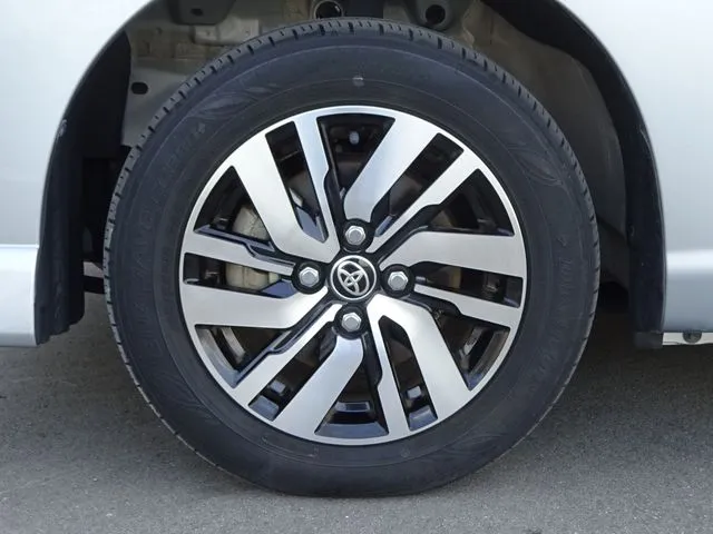 ルーミー（トヨタ）の車両写真