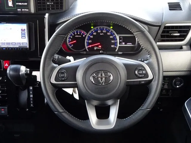 ルーミー（トヨタ）の車両写真