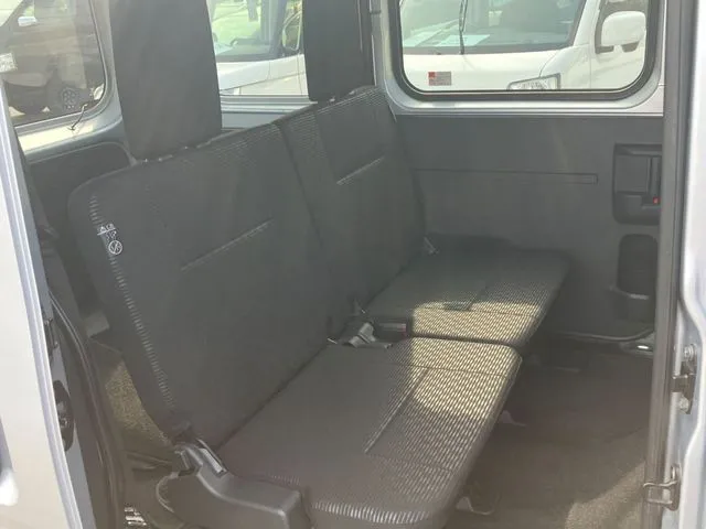 ダイハツ　ハイゼットカーゴ　４ＷＤ