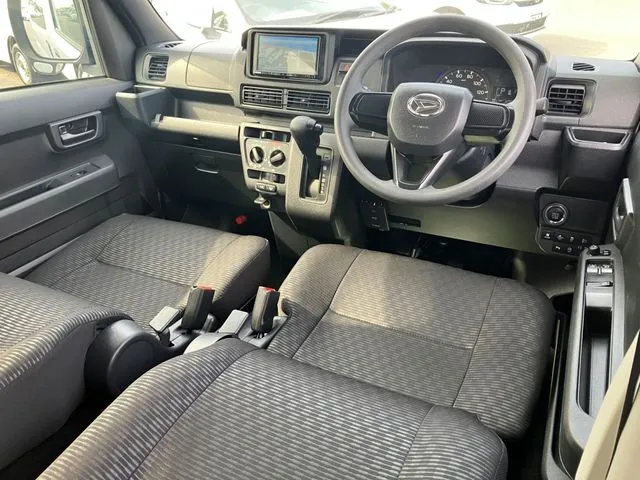 ダイハツ　ハイゼットカーゴ　４ＷＤ