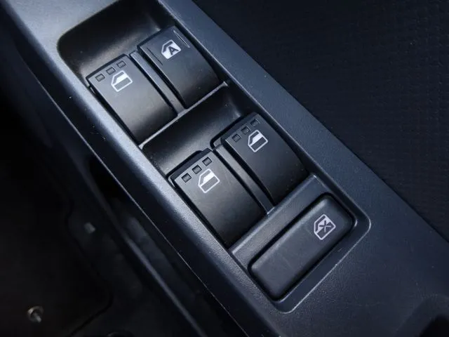 ミラ　イース（ダイハツ）の車両写真