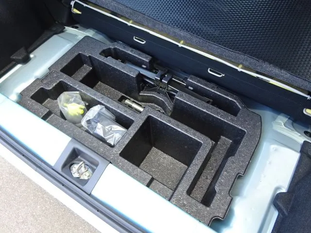 ミラ　イース（ダイハツ）の車両写真