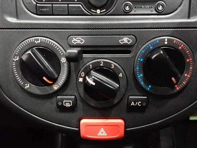 ニッサン　ＮＶ１５０　ＡＤ　２ＷＤ