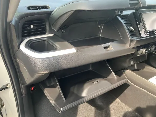 ホンダ フィット e:HEV 4WD