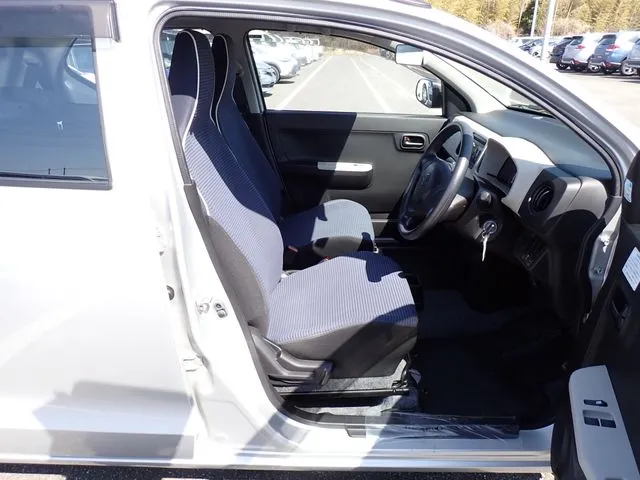 アルト　４ＷＤ（スズキ）の車両写真