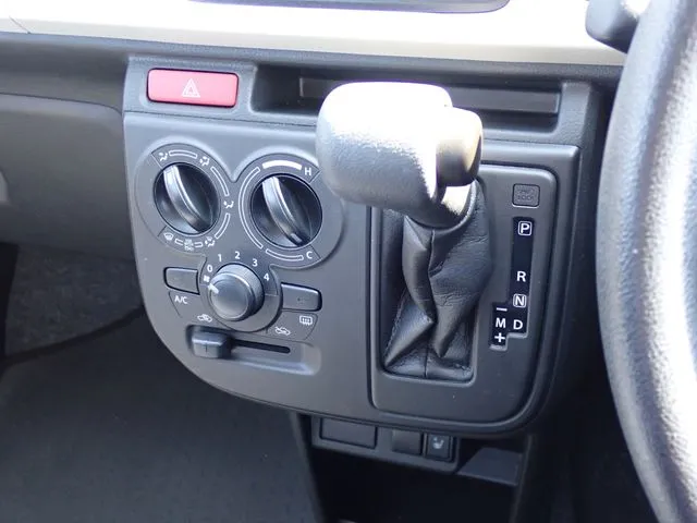 アルト　４ＷＤ（スズキ）の車両写真