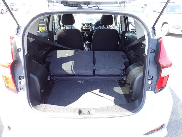 ノート（ニッサン）の車両写真