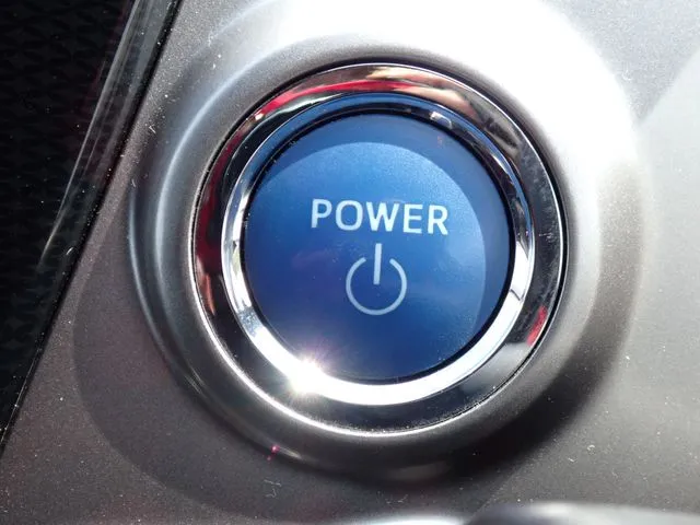 プリウス　アルファ（トヨタ）の車両写真