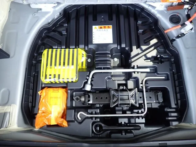 プリウス　アルファ（トヨタ）の車両写真