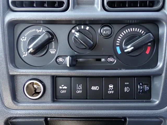 キャリイトラック　４ＷＤ（スズキ）の車両写真